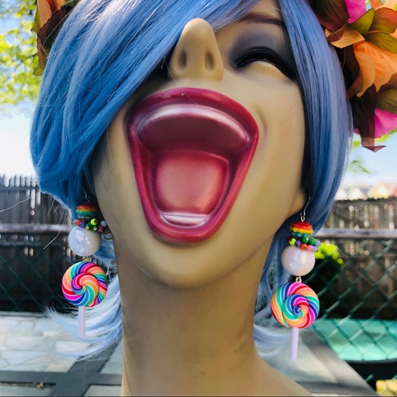 Lollipop 🍭 swirl bubblegum rainbow pop earrings - Picture 2 of 3